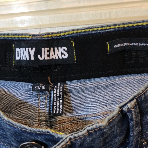 NWT DKNY High Rise  Shaping Skinny Jeans Size 10. - Picture 4 of 10